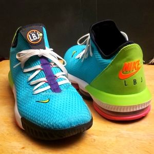 Nike LeBron 16 Low Air Max Trainer 2